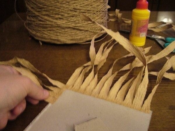 ​Панно из бумажной бечёвки или шпагата