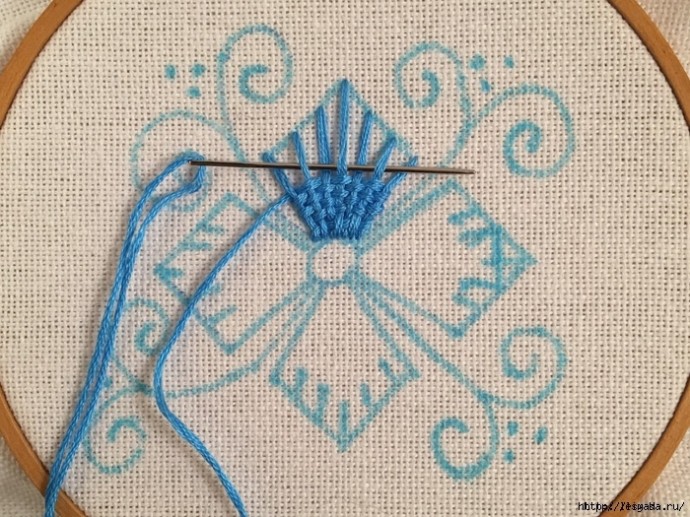 Красивая вышивка, сделанная переплетением нитей: мастер-класс