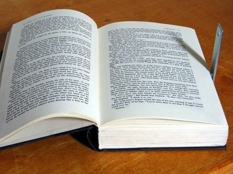 Книжная полка из книги