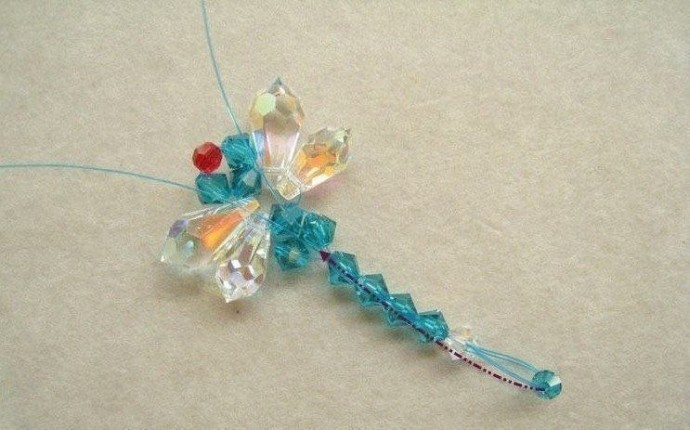 Брелок в виде стрекозы