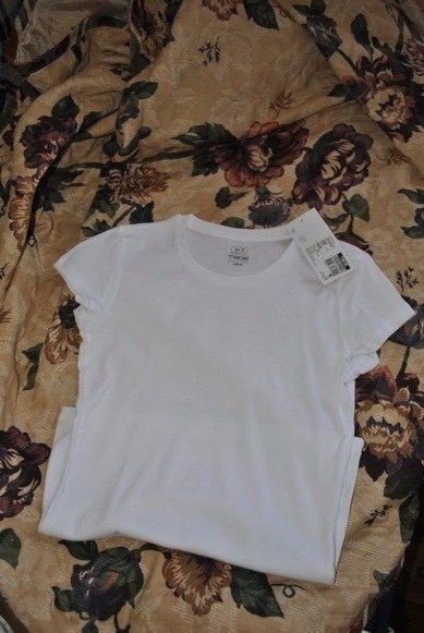 Маки на футболке