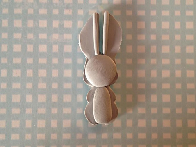 Лепим зайчика из полимерной глины