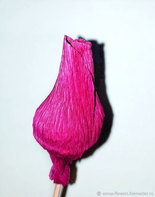 Роза из гофрированной бумаги