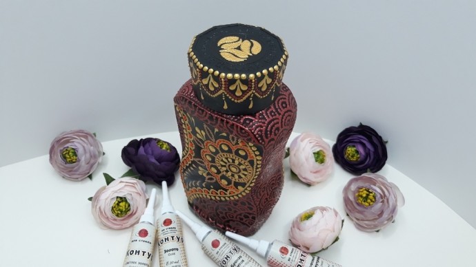 Точечная роспись на банке