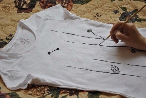 Маки на футболке