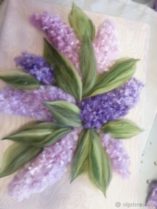 Букет сирени в технике шерстяной акварели