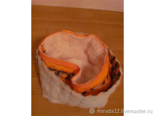 Шкатулка-косметичка с жестким каркасом