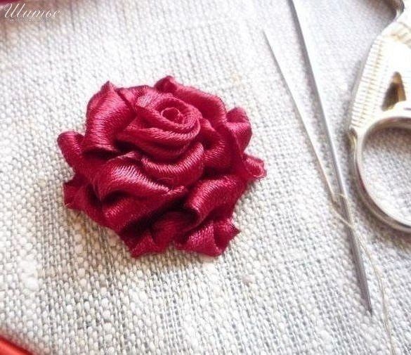​Роза в технике вышивки летами: мастер-класс