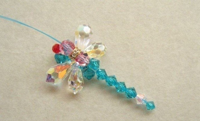 Брелок в виде стрекозы