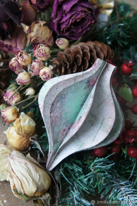 Украшение в винтажном стиле