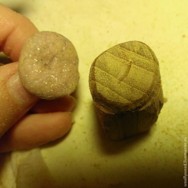 Кулон-домик в форме желудя