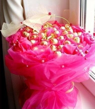 ​Шикарный огромный букет из конфет