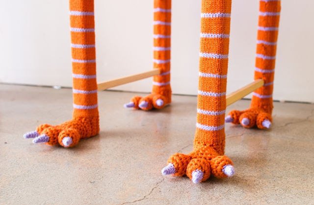 Красивые штучки, чтобы мебель не царапала пол: идеи