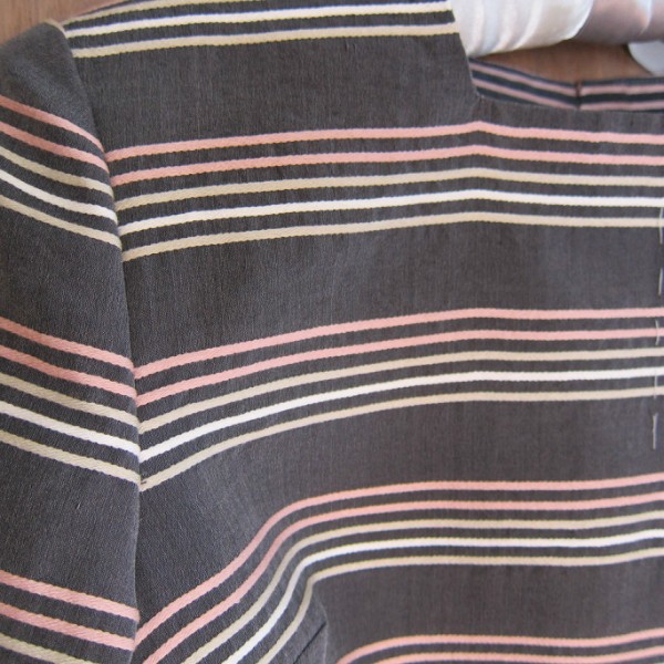 Платье в горизонтальную полоску: совмещение полосок при раскрое и пошиве