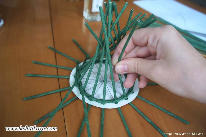 ​Елочка из бумажной лозы