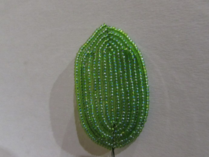 ​Изумительно красивый цветок из бисера