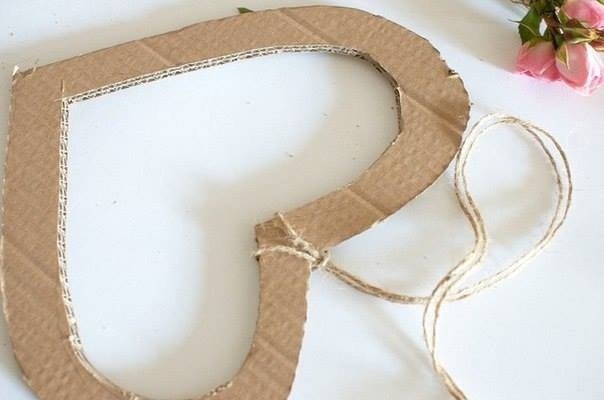 Венок из живых роз