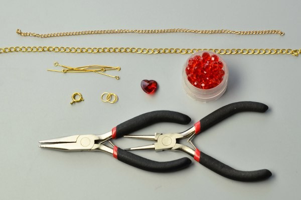 Колье из бусин на цепях: мастер-класс