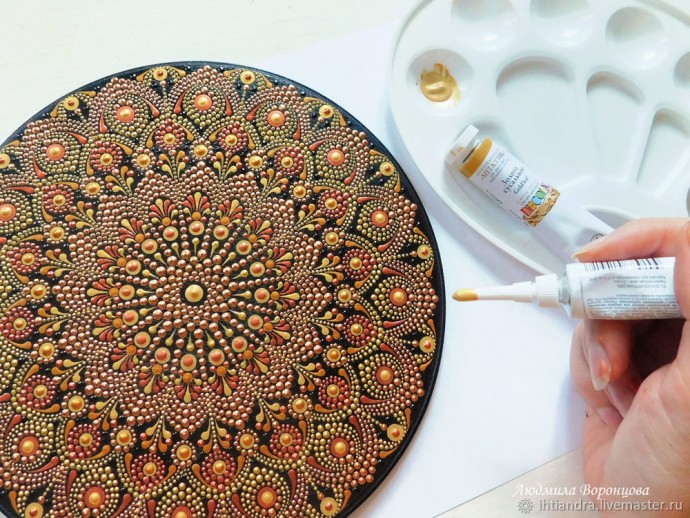 Панно в технике Dot-art