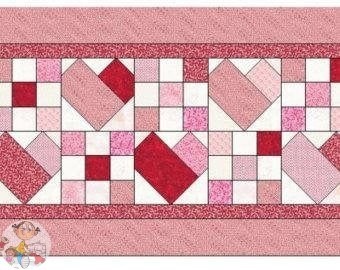 Лоскутные панно с простыми сердечками