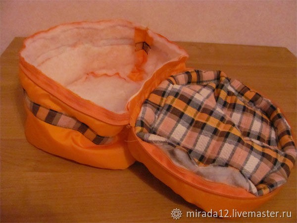 Шкатулка-косметичка с жестким каркасом