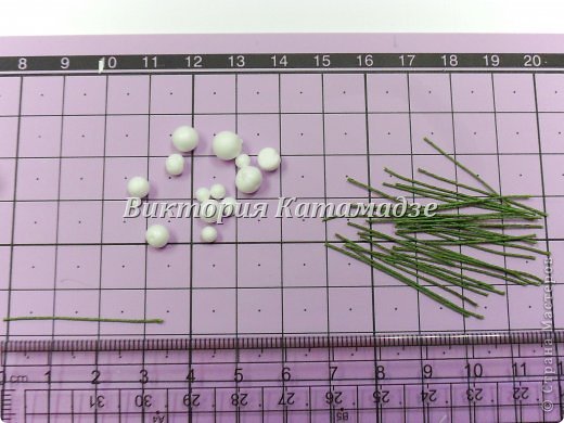 Мимоза из пенополистирола, манной крупы, шерсти и шелка