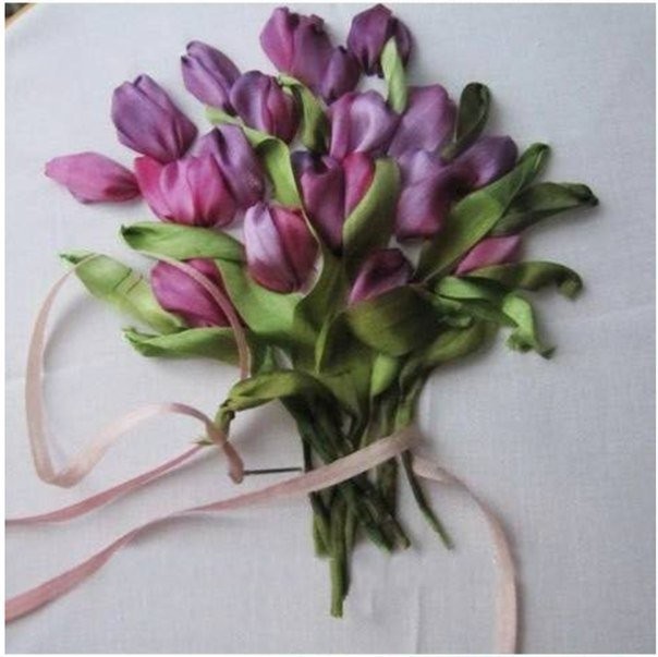 Урок вышивки лентами тюльпанов