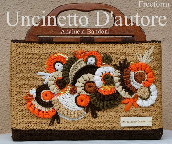 Вязаные сумочки в технике фриформ: вдохновляющие идеи