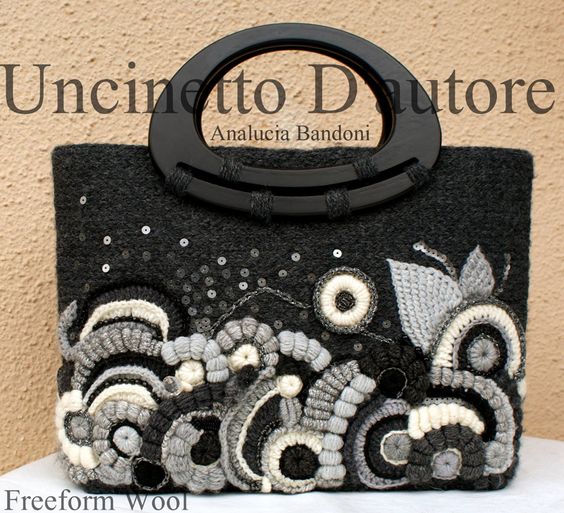 Вязаные сумочки в технике фриформ: вдохновляющие идеи