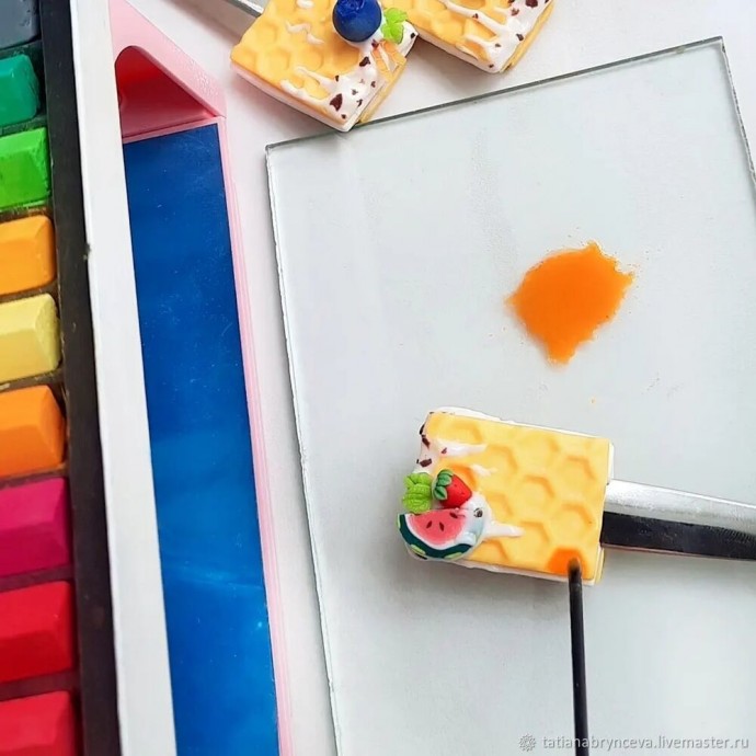 Медовая вафля из полимерной глины