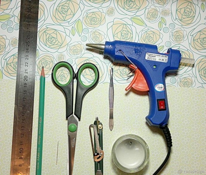 Брошь-цветок канзаши