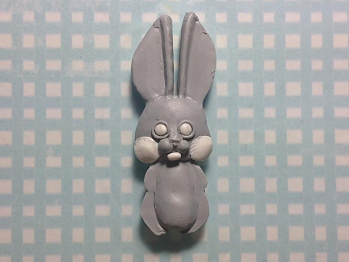 Лепим зайчика из полимерной глины