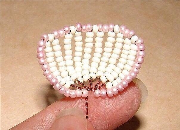 Чудесный букет роз: бисероплетение