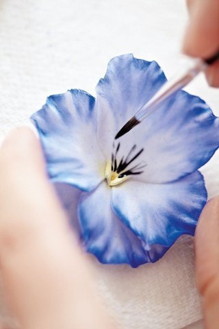 Цветок из мастики Цветок из мастики