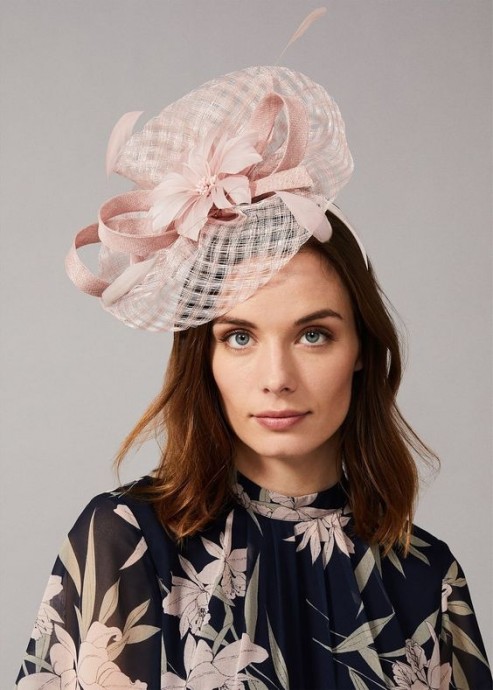 Элегантные необычные розовые шляпки: идеи изысканного образа