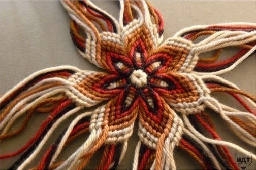 Цветок в технике макраме