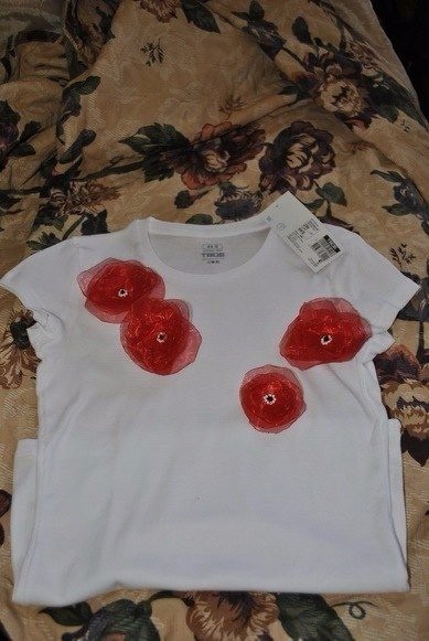 Маки на футболке