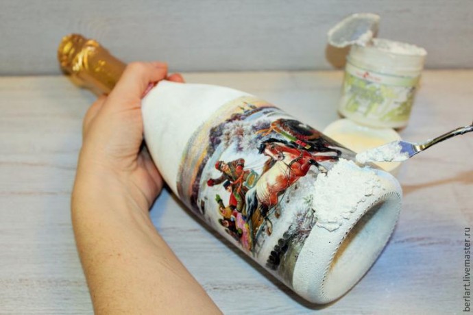 Декорирование бутылки в технике декупаж Декорирование бутылки в технике декупаж