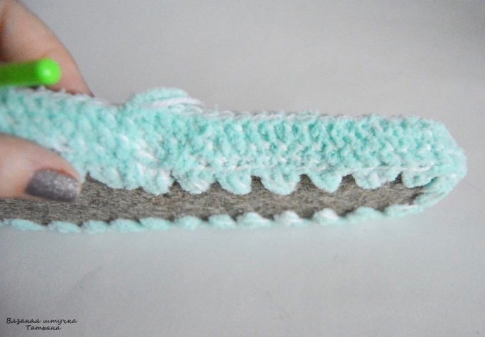 Вяжем уютные домашние сапожки