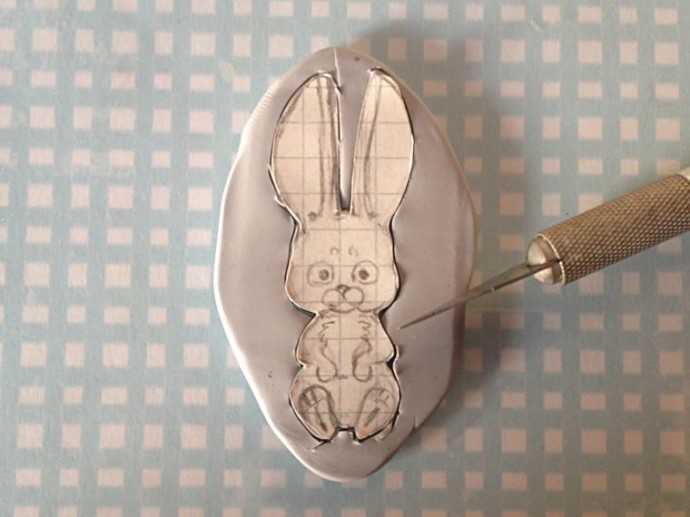 Лепим зайчика из полимерной глины