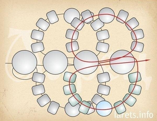 Интересный браслет из бисера