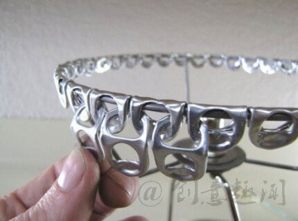 Светильник из открывалок