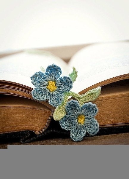 Милые небольшие вязаные закладки в виде цветочков