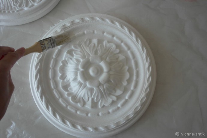 Настенные часы из потолочной розетки