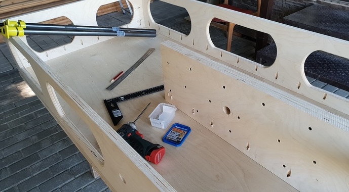 Рабочий стол в мастерскую