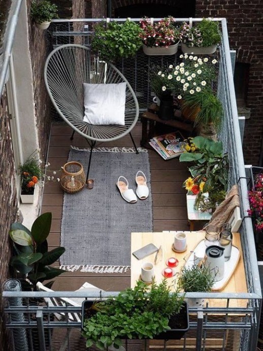 ​Как обустроить уютный балкон для летнего отдыха