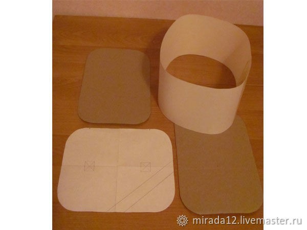 Шкатулка-косметичка с жестким каркасом