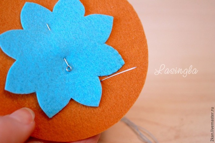 Яркая мандала из фетра