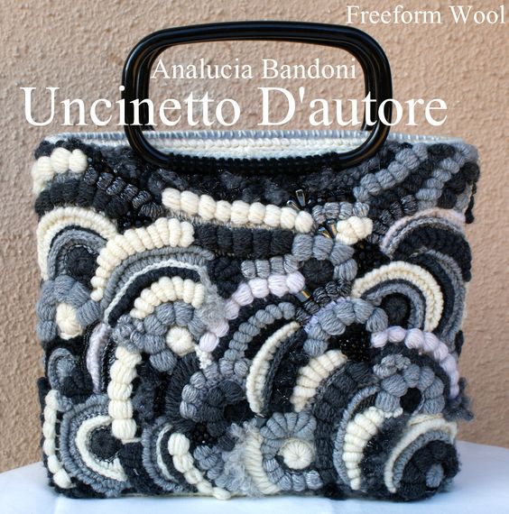 Вязаные сумочки в технике фриформ: вдохновляющие идеи