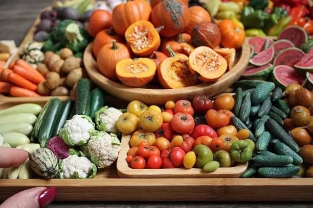 Миниатюрные овощи и фрукты